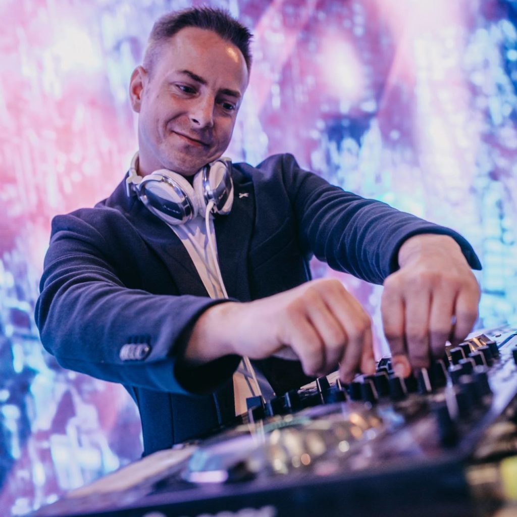 Dj na svatbu