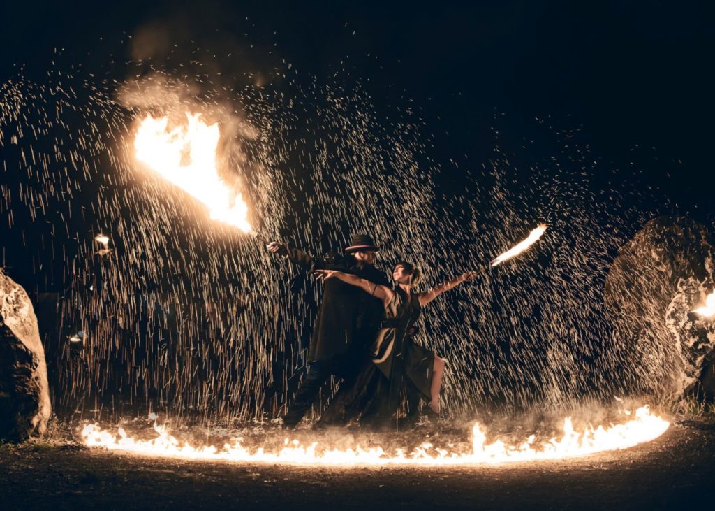 dest_jisker_fireshow-7x5