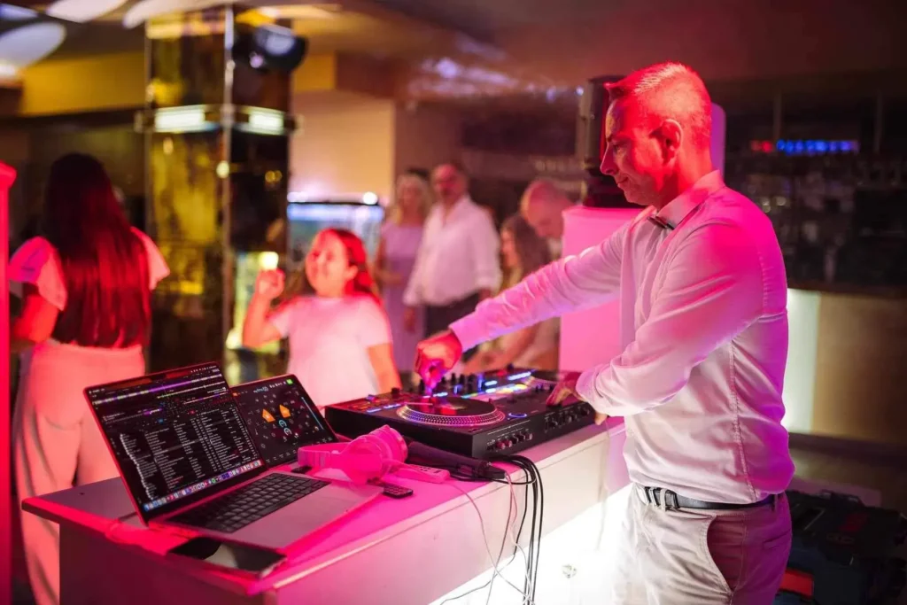 DJ na svatbu